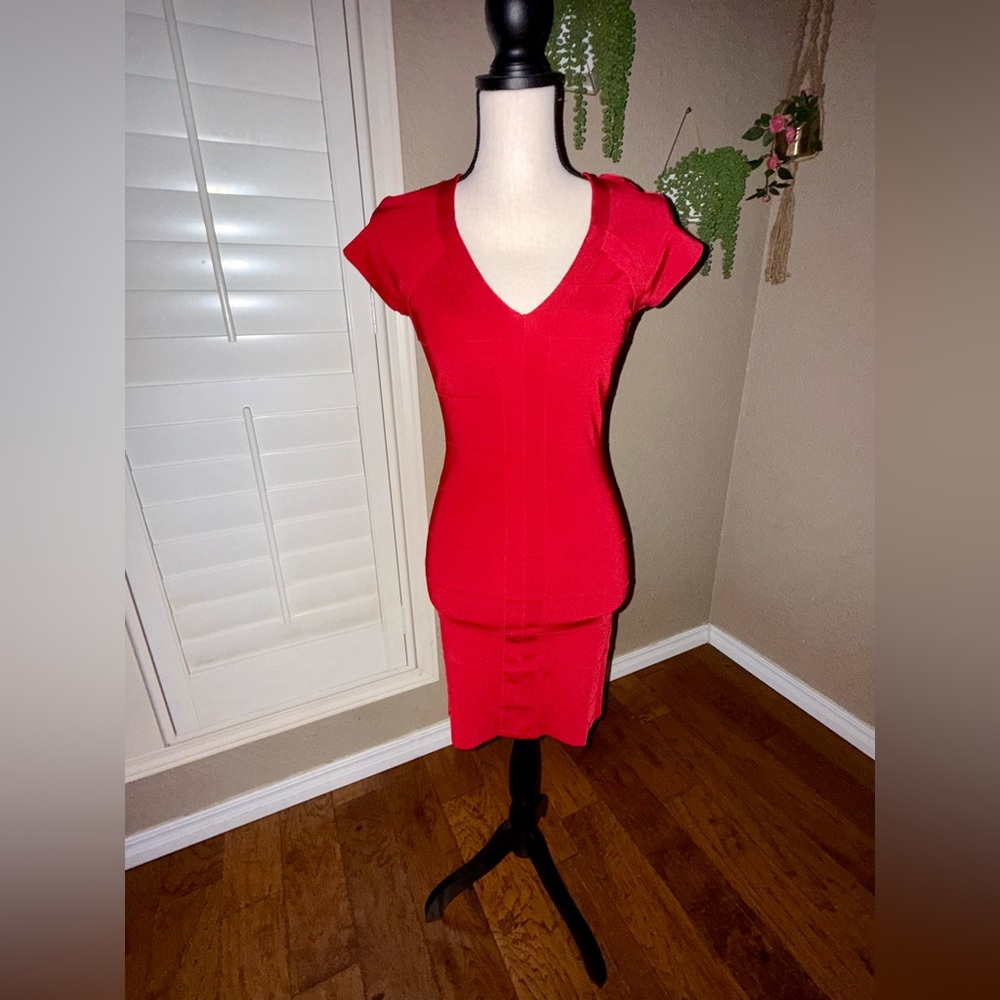 Vintage Express Bodycon Dress from the 2000’s. Like new in excellent condition.